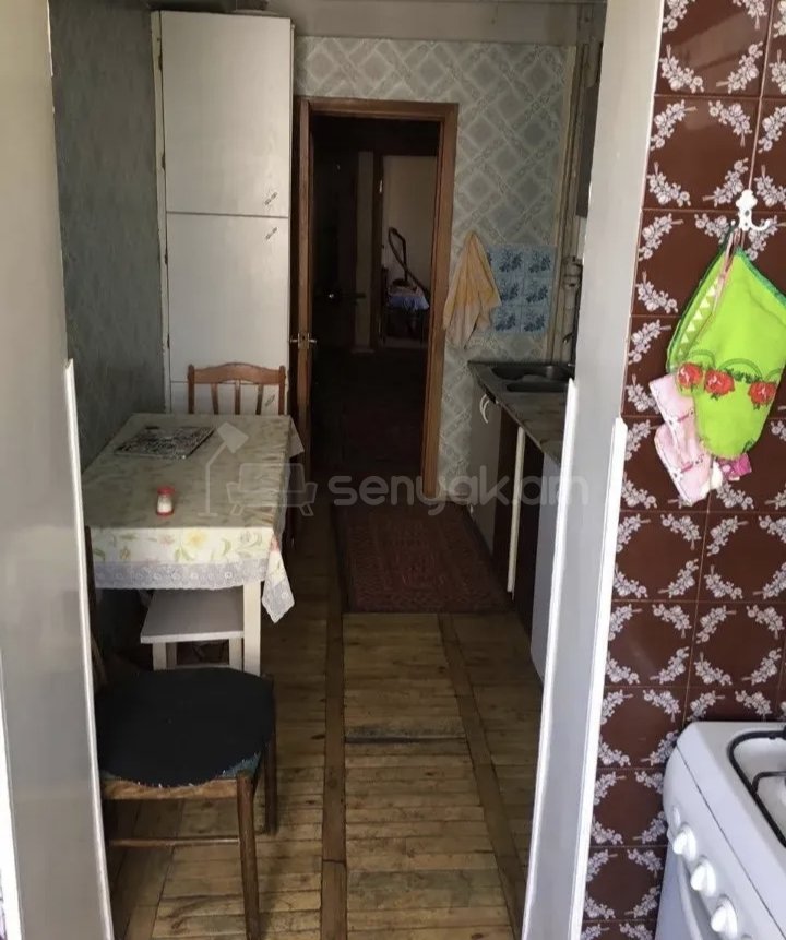 2 Սենյականոց Բնակարան Քարե Շենքում, 46քմ, 3/5 հարկ, Նորմալ Վիճակում, Կահավորված