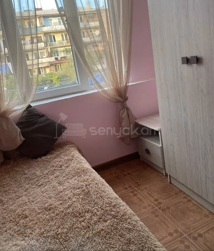 2 Սենյականոց Բնակարան, 45քմ, 3/9 հարկ, Նորմալ Վիճակում, Կահավորված, Արևկող
