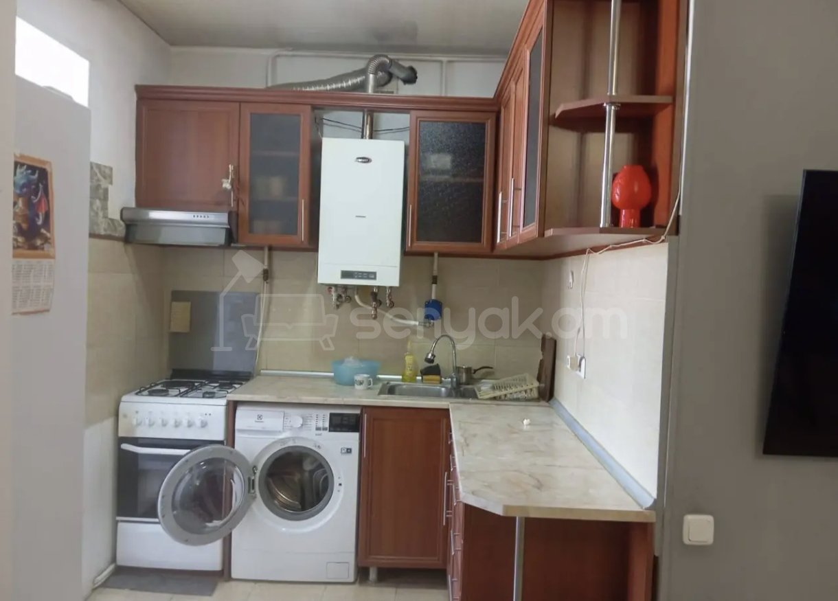 2 Սենյականոց Բնակարան Քարե Շենքում, 56քմ, 2/4 հարկ, Նորմալ Վիճակում, Կահավորված, Արևկող