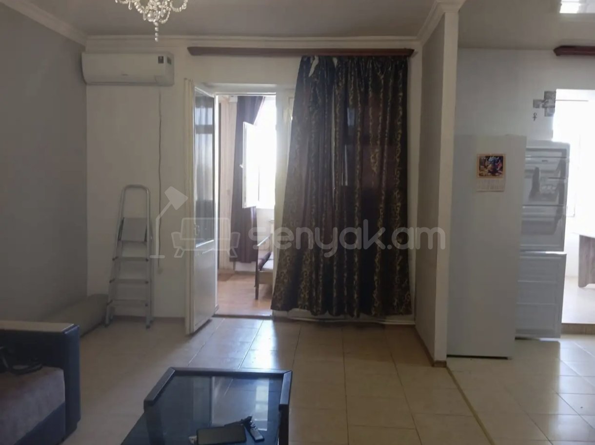 2 Սենյականոց Բնակարան Քարե Շենքում, 56քմ, 2/4 հարկ, Նորմալ Վիճակում, Կահավորված, Արևկող