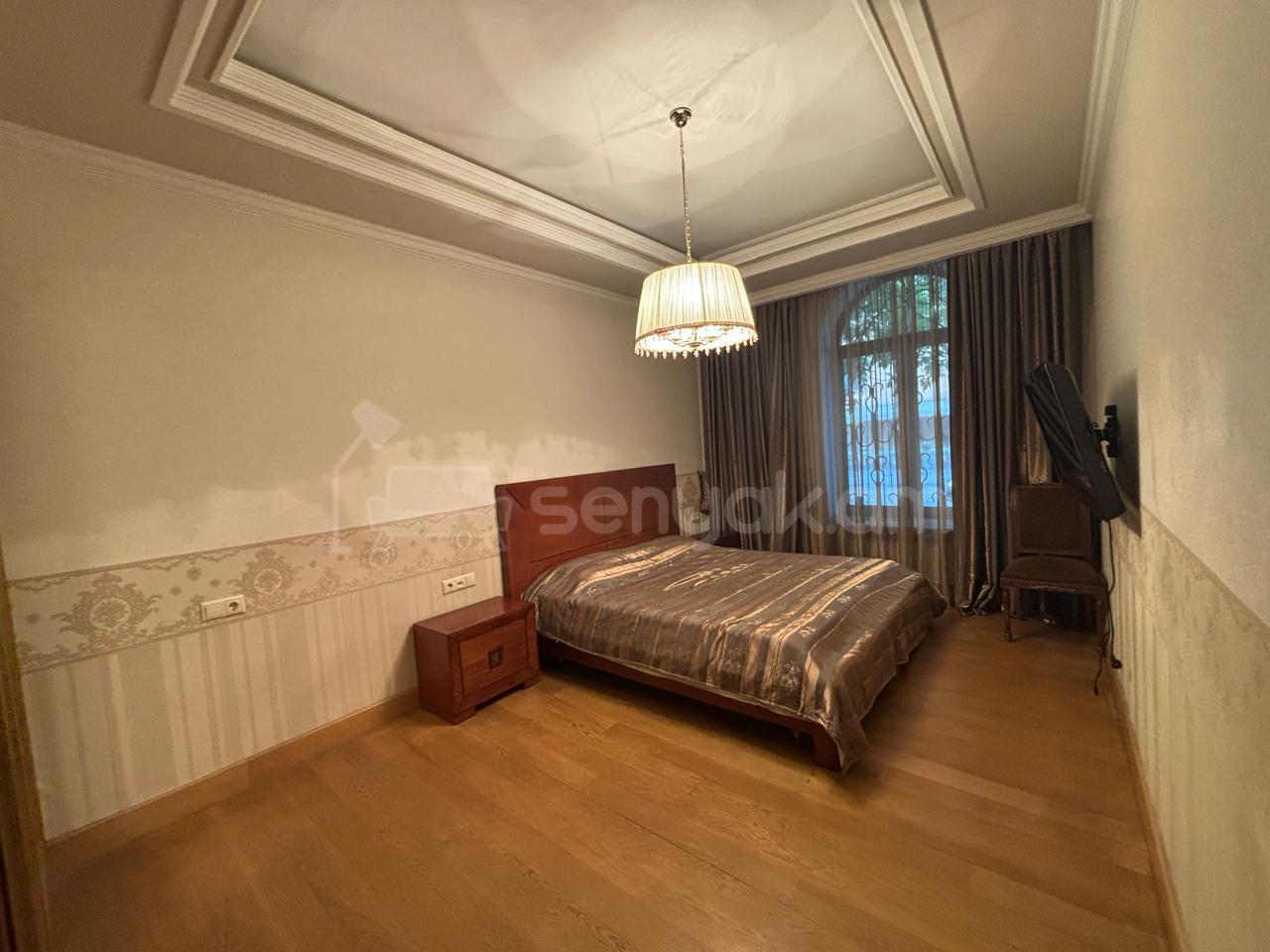 6 Սենյականոց Բնակարան, 140քմ, 1/3 հարկ, Կապիտալ Վերանորոգված