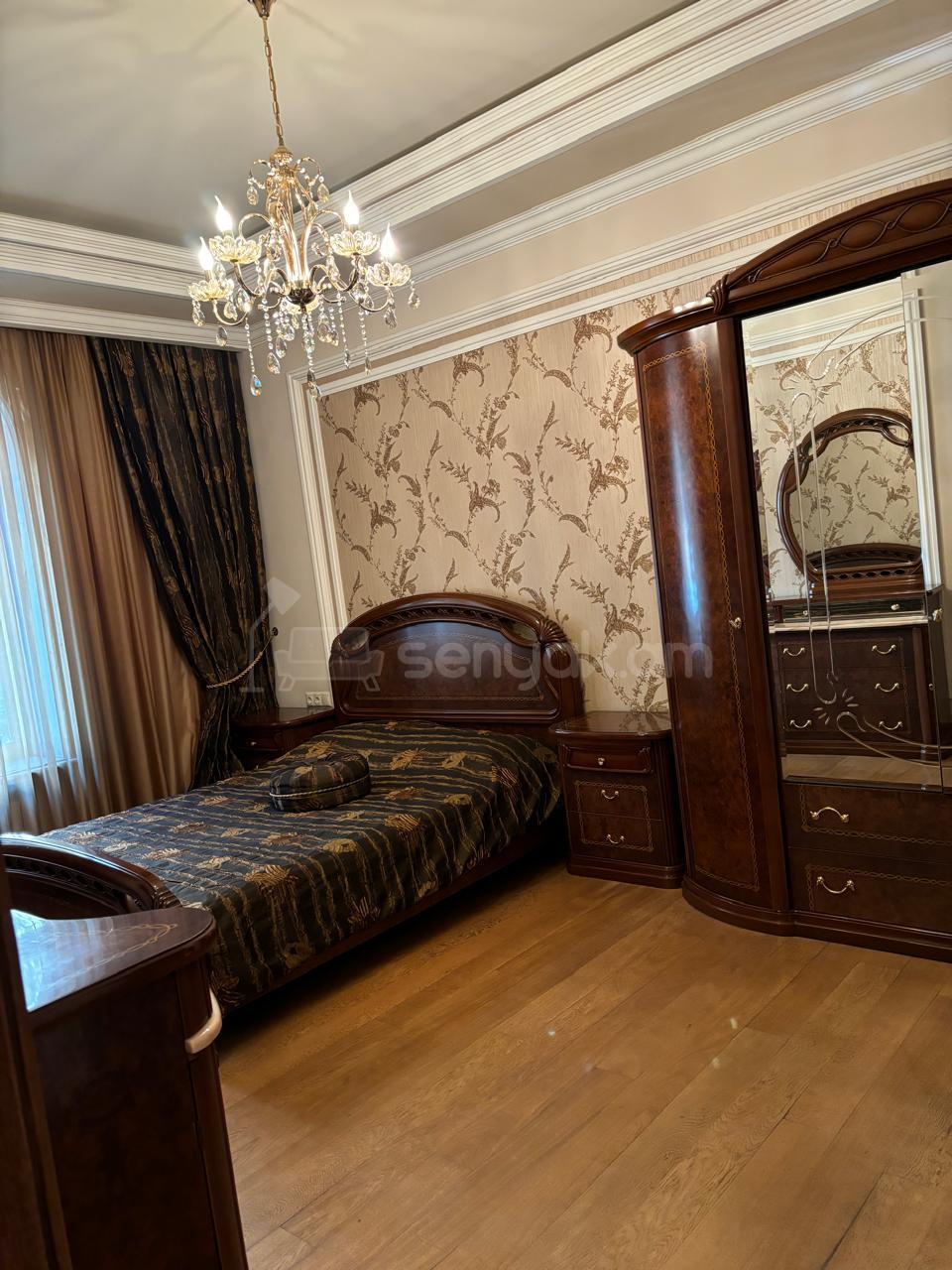 6 Սենյականոց Բնակարան, 140քմ, 1/3 հարկ, Կապիտալ Վերանորոգված