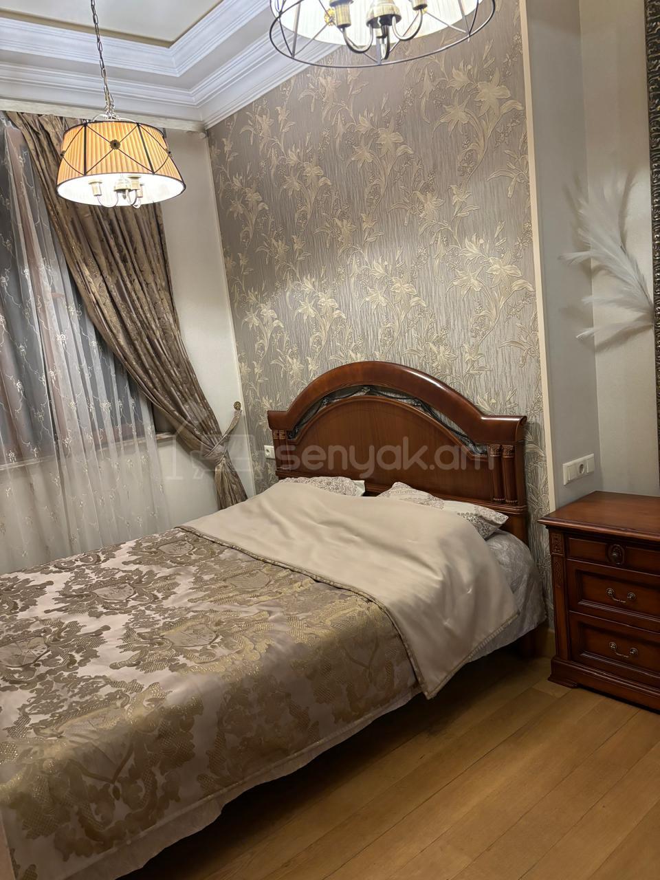 6 Սենյականոց Բնակարան, 140քմ, 1/3 հարկ, Կապիտալ Վերանորոգված