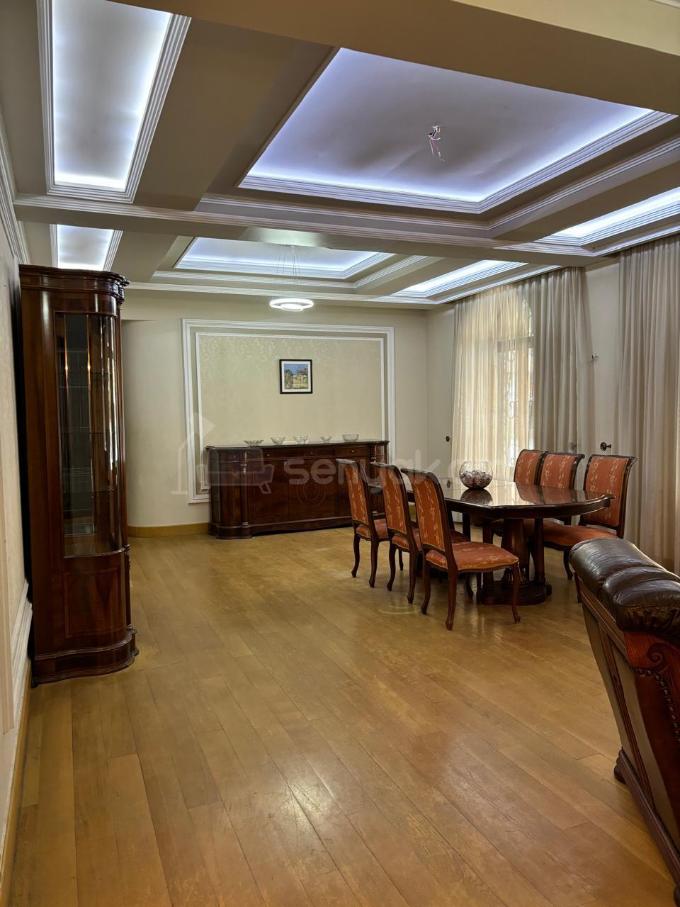 6 Սենյականոց Բնակարան, 140քմ, 1/3 հարկ, Կապիտալ Վերանորոգված