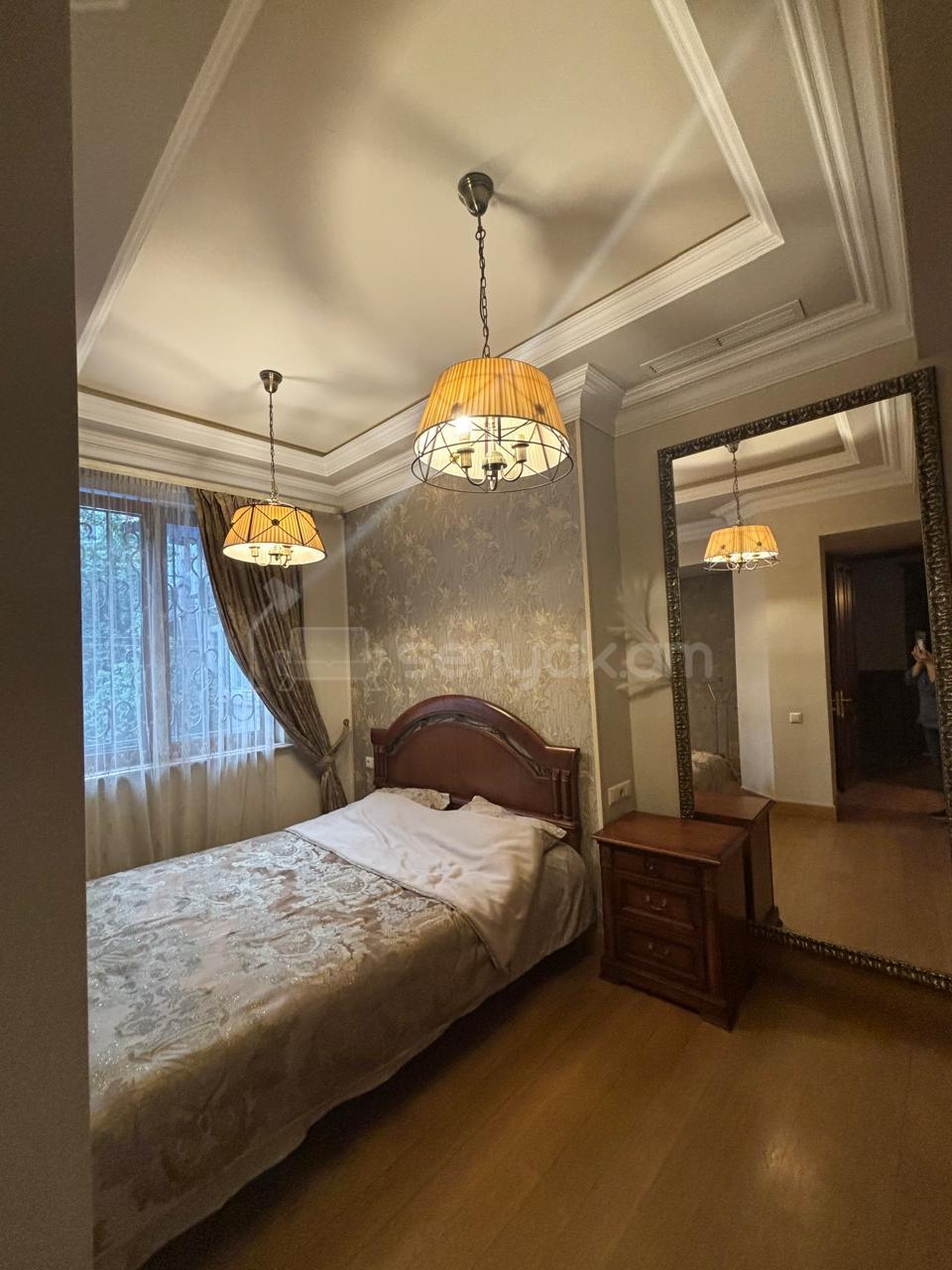 6 Սենյականոց Բնակարան, 140քմ, 1/3 հարկ, Կապիտալ Վերանորոգված