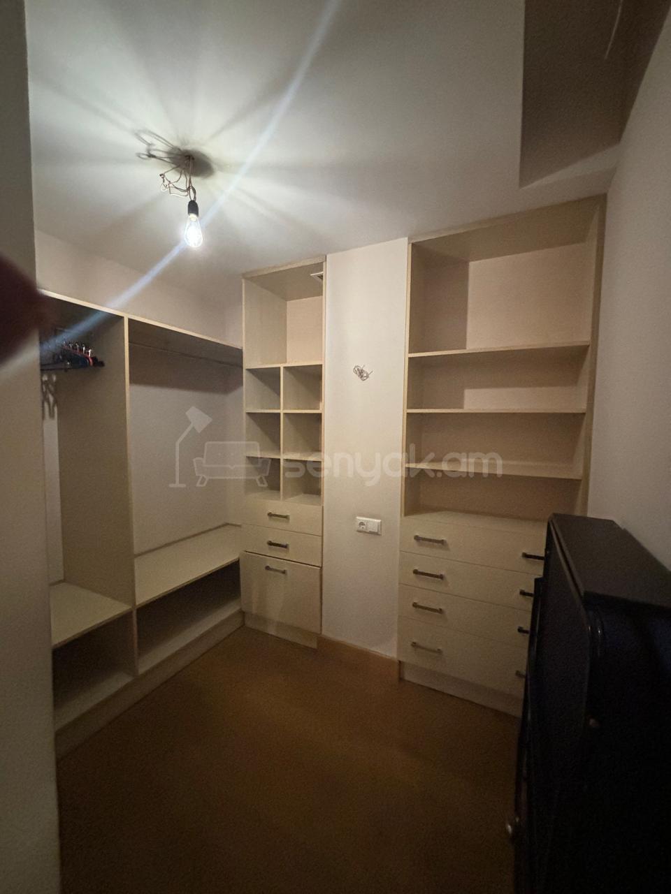 6 Սենյականոց Բնակարան, 140քմ, 1/3 հարկ, Կապիտալ Վերանորոգված