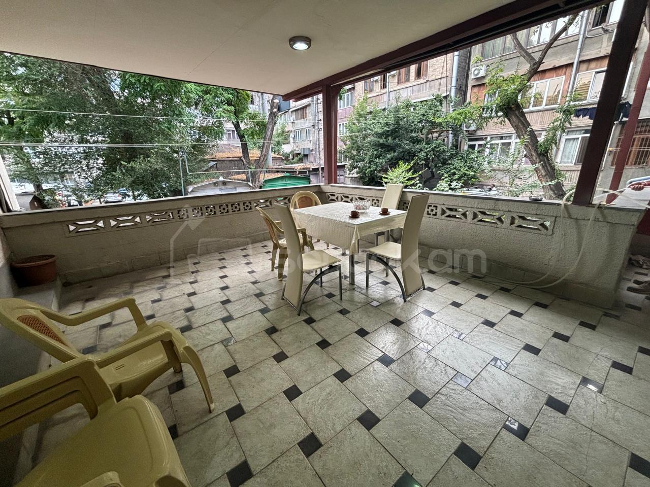 6 Սենյականոց Բնակարան, 140քմ, 1/3 հարկ, Կապիտալ Վերանորոգված