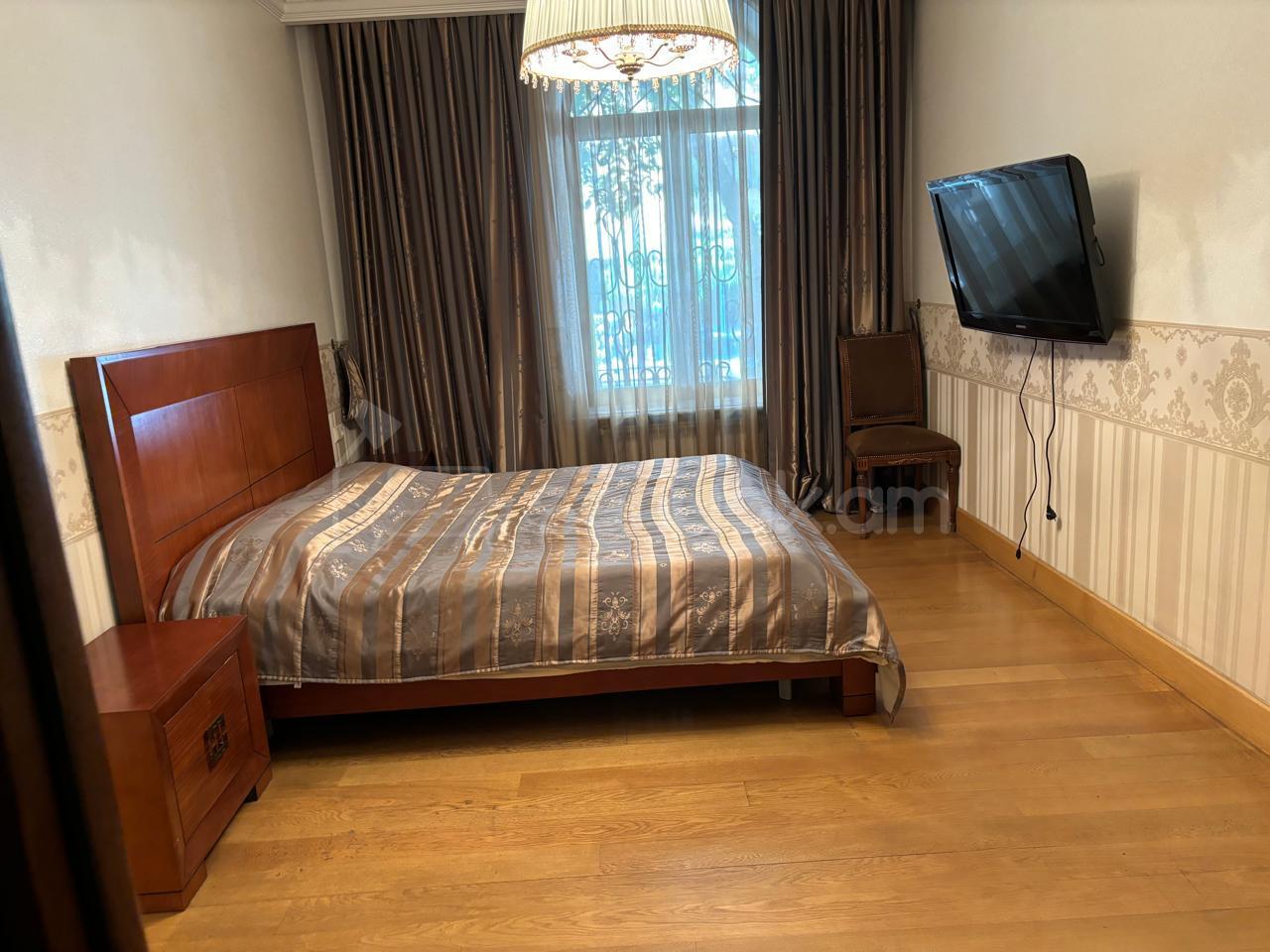 6 Սենյականոց Բնակարան, 140քմ, 1/3 հարկ, Կապիտալ Վերանորոգված