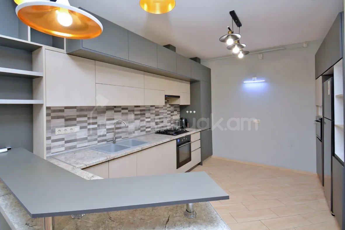 4 Սենյականոց Բնակարան Նորակառույցում, 144քմ, 1/6 հարկ, Կապիտալ Վերանորոգված