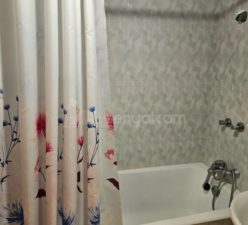 1 Սենյականոց Բնակարան, 46քմ, 10/10 հարկ, Կոսմետիկ Վերանորոգված