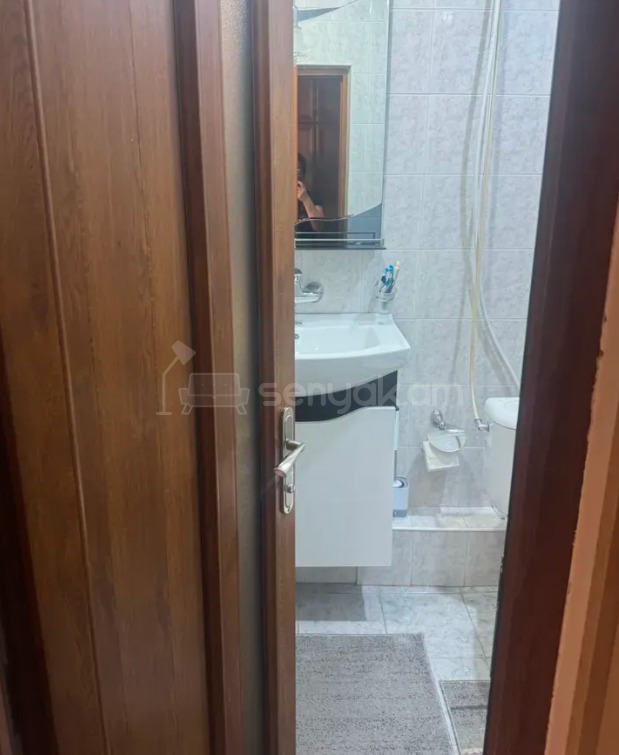 1 Սենյականոց Բնակարան Քարե Շենքում, 38քմ, 4/5 հարկ, Կապիտալ Վերանորոգված