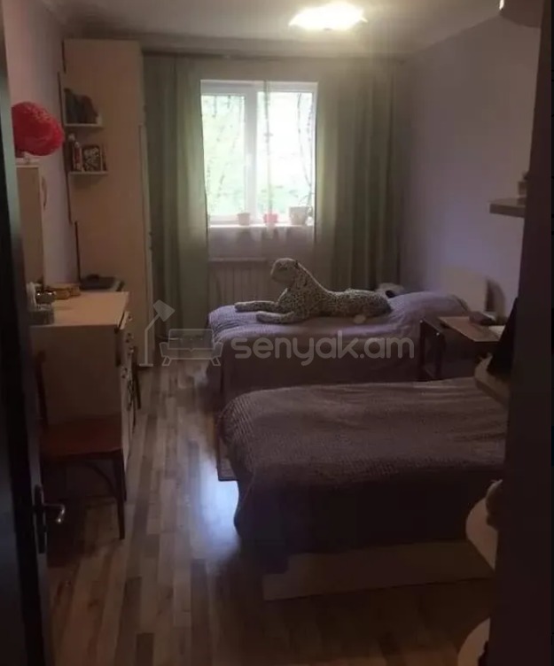 3 Սենյականոց Բնակարան Քարե Շենքում, 70քմ, 2/4 հարկ, Կապիտալ Վերանորոգված