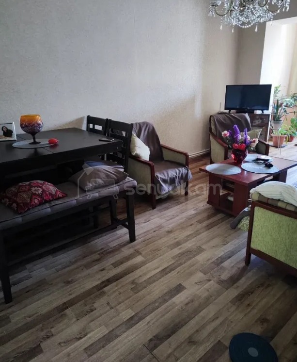 3 Սենյականոց Բնակարան Քարե Շենքում, 70քմ, 2/4 հարկ, Կապիտալ Վերանորոգված