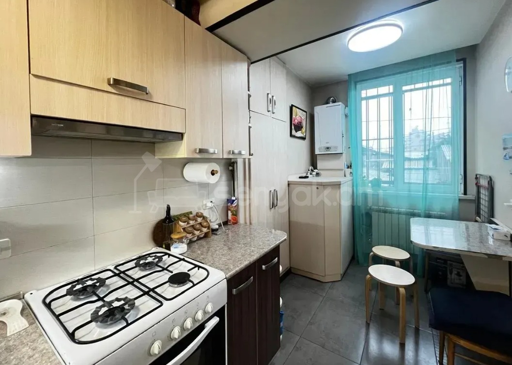 2 Սենյականոց Բնակարան Քարե Շենքում, 40քմ, 2/5 հարկ, Կապիտալ Վերանորոգված