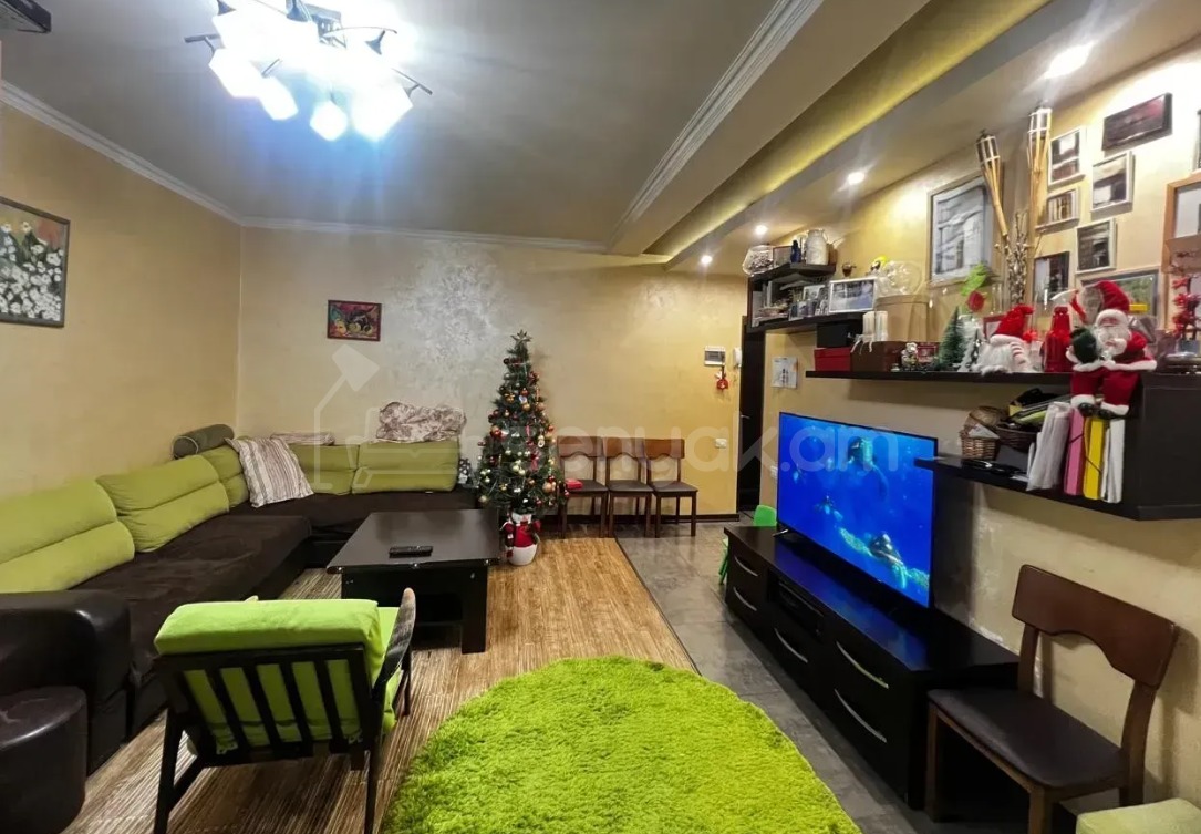 2 Սենյականոց Բնակարան Քարե Շենքում, 40քմ, 2/5 հարկ, Կապիտալ Վերանորոգված