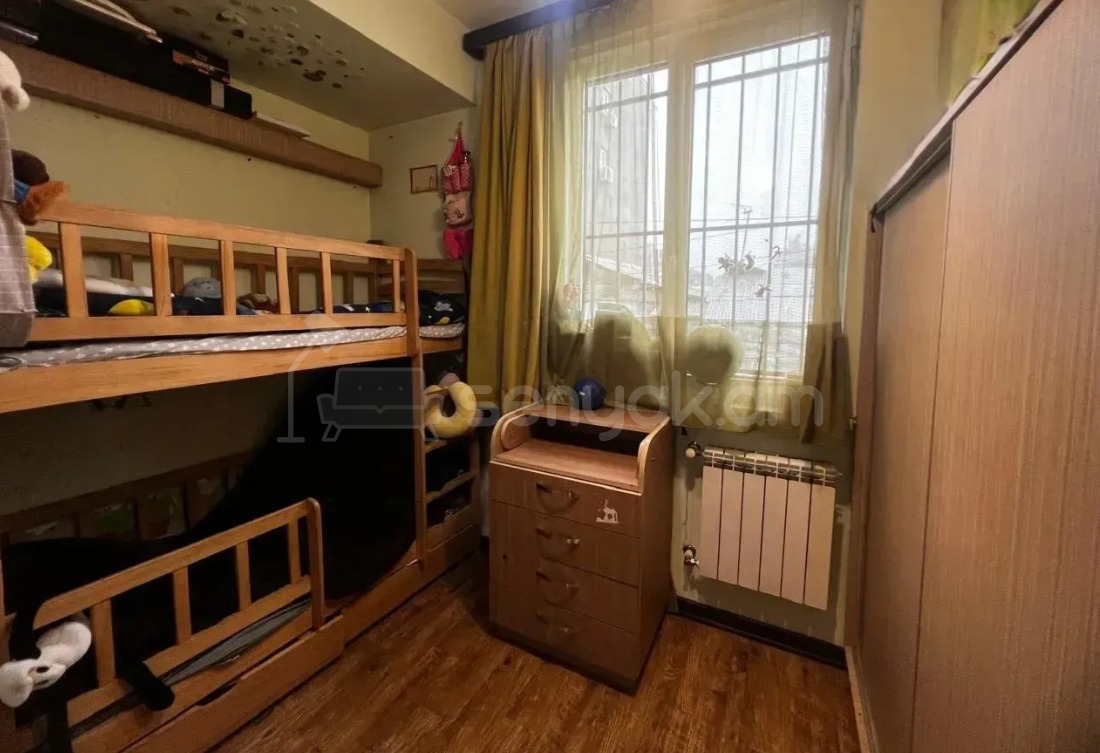 2 Սենյականոց Բնակարան Քարե Շենքում, 40քմ, 2/5 հարկ, Կապիտալ Վերանորոգված