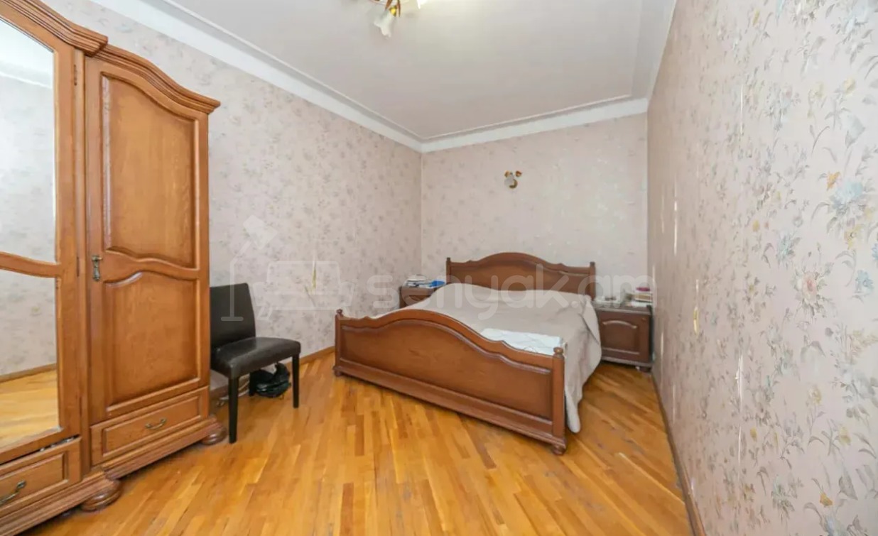 2 Սենյականոց Բնակարան Քարե Շենքում, 71քմ, 5/5 հարկ, Կապիտալ Վերանորոգված