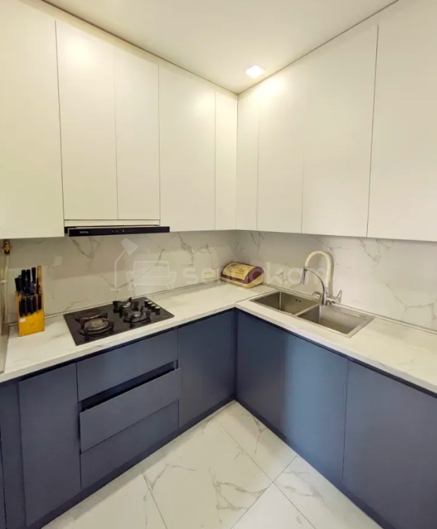 3 Սենյականոց Բնակարան Քարե Շենքում, 77քմ, 5/5 հարկ, Կապիտալ Վերանորոգված