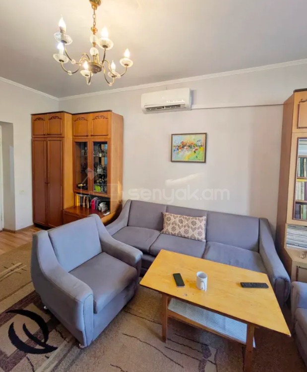 3 Սենյականոց Բնակարան Քարե Շենքում, 77քմ, 5/5 հարկ, Կապիտալ Վերանորոգված