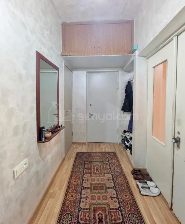 3 Սենյականոց Բնակարան Քարե Շենքում, 77քմ, 5/5 հարկ, Կապիտալ Վերանորոգված