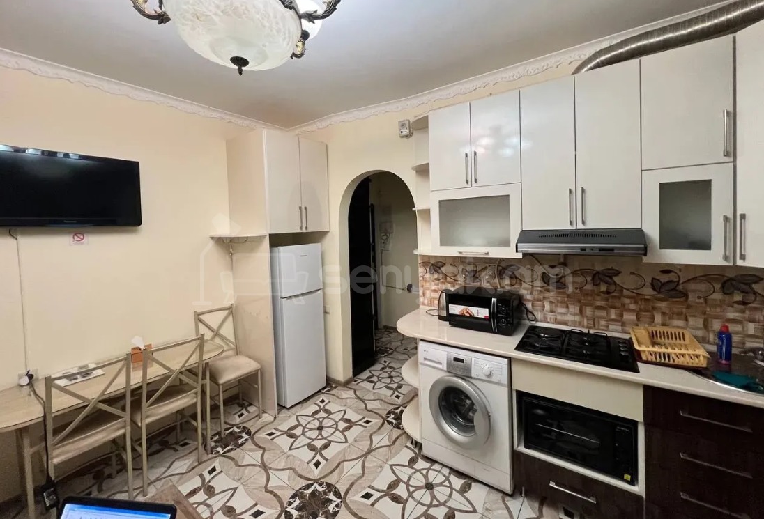 2 Սենյականոց Բնակարան Քարե Շենքում, 36քմ, 4/4 հարկ, Կապիտալ Վերանորոգված