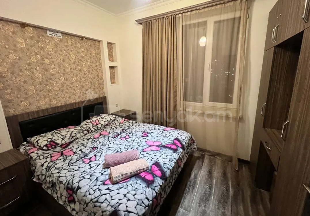 2 Սենյականոց Բնակարան Քարե Շենքում, 36քմ, 4/4 հարկ, Կապիտալ Վերանորոգված