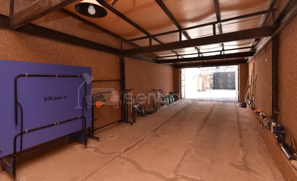 8 Սենյականոց Շքեղ Առանձնատուն, 300քմ