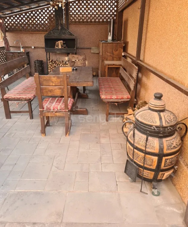 8 Սենյականոց Շքեղ Առանձնատուն, 300քմ