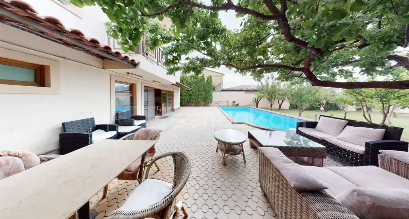 5 Սենյականոց Շքեղ Առանձնատուն, 570քմ