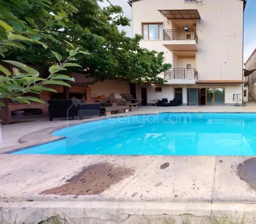 5 Սենյականոց Շքեղ Առանձնատուն, 570քմ