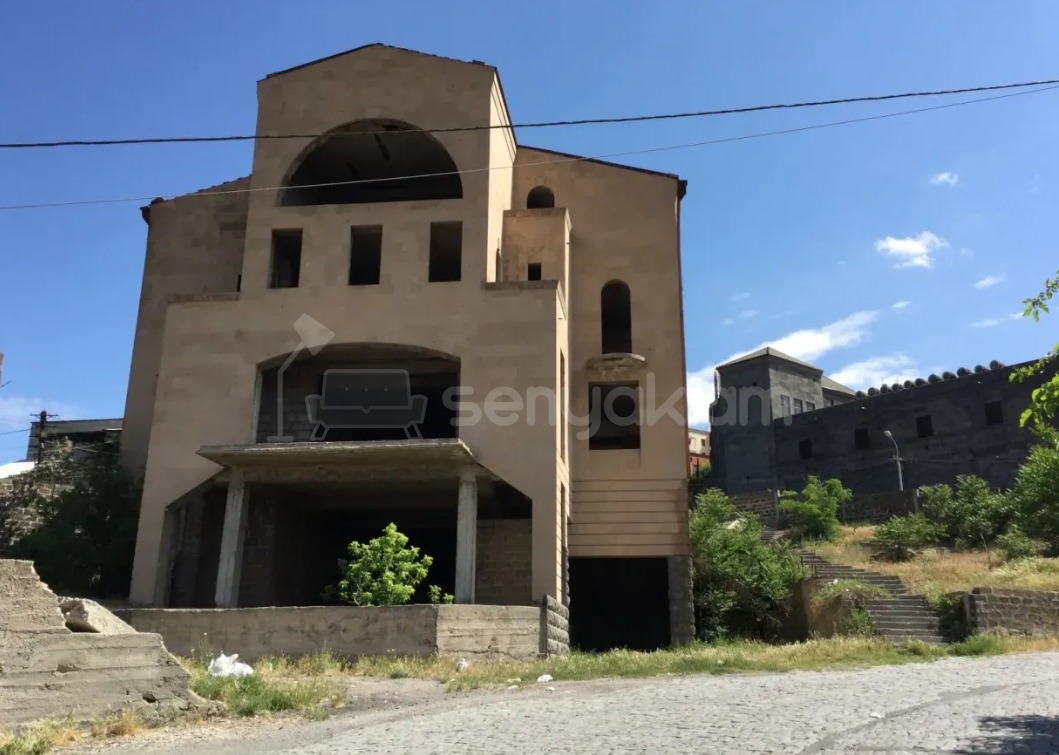 8 Սենյականոց Շքեղ Առանձնատուն, 780քմ