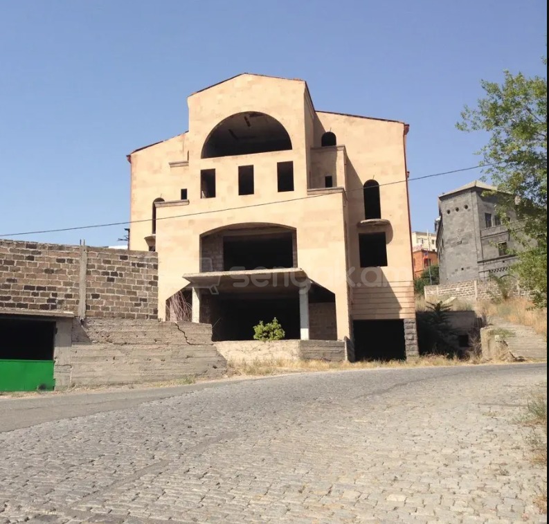 8 Սենյականոց Շքեղ Առանձնատուն, 780քմ