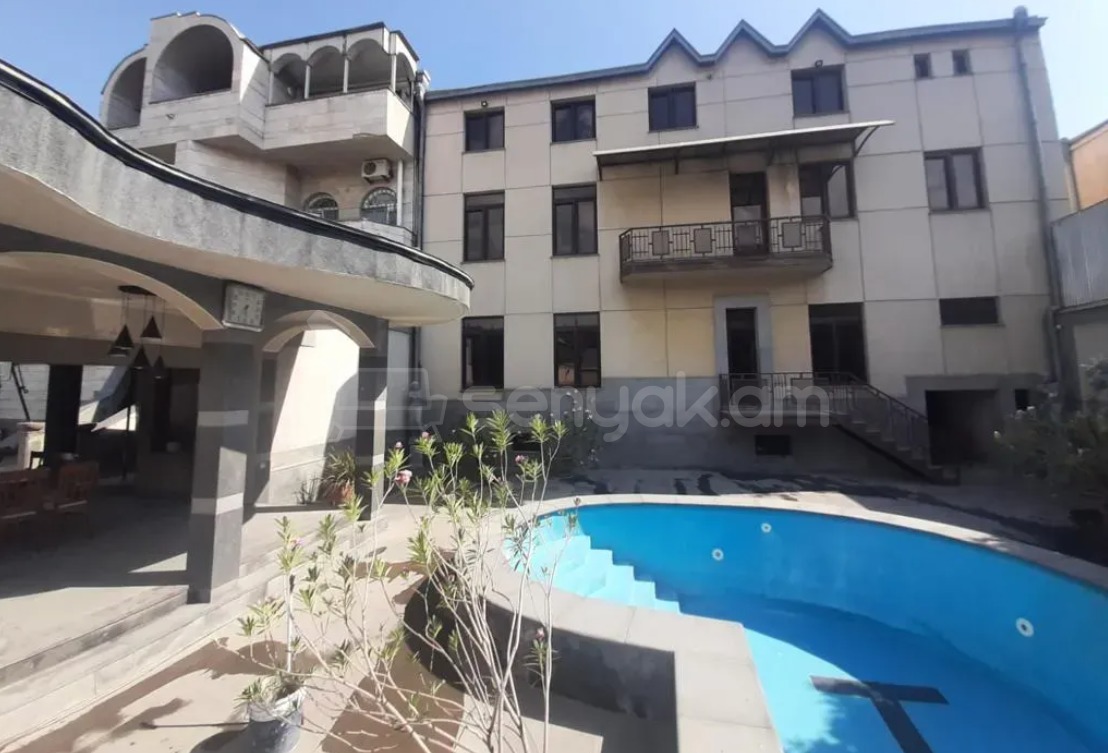 8 Սենյականոց Շքեղ Առանձնատուն, 1400քմ