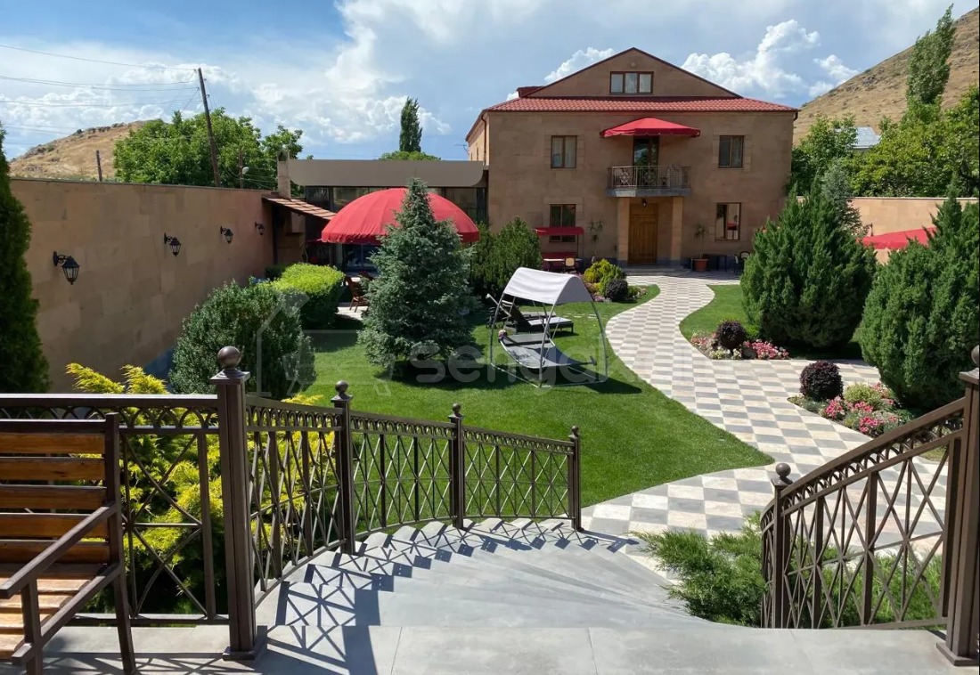 5 Սենյականոց Շքեղ Առանձնատուն, 700քմ