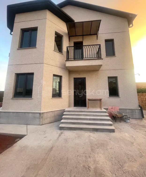 8 Սենյականոց Շքեղ Առանձնատուն, 280քմ