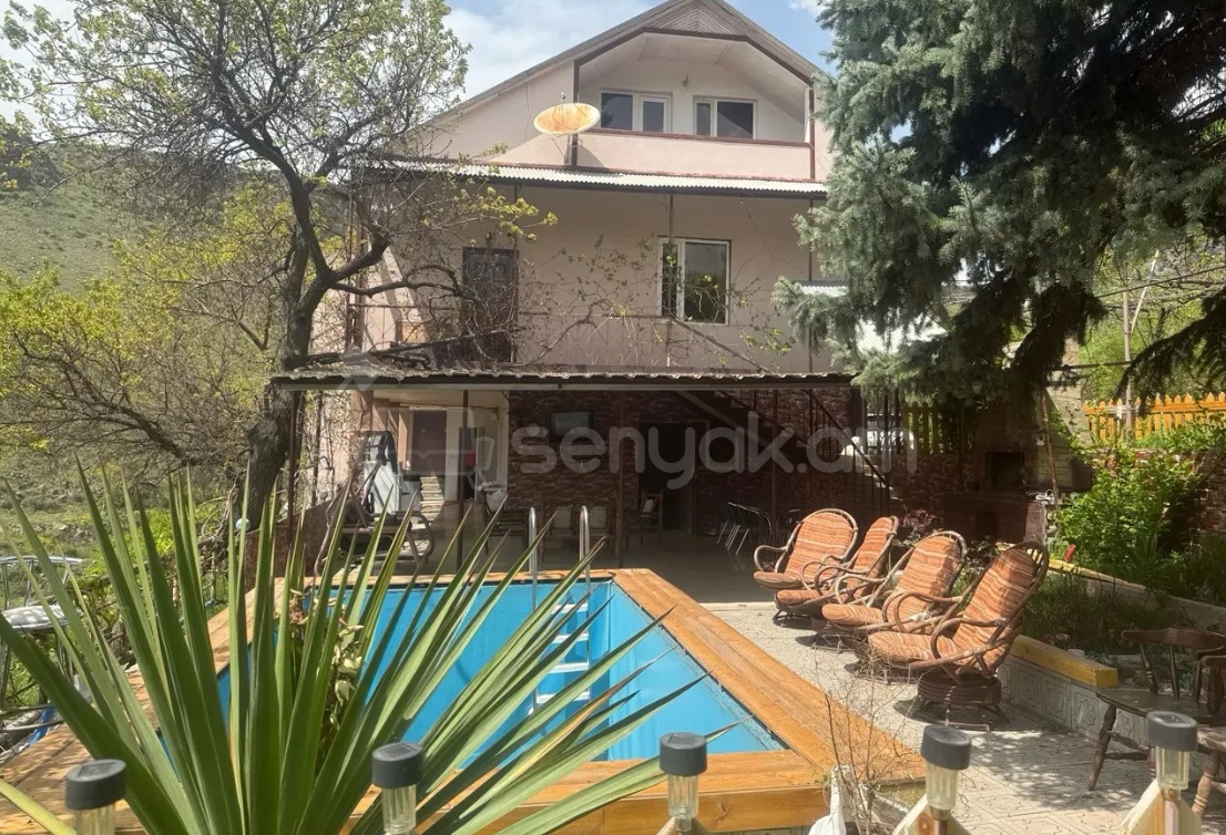 3 Սենյականոց Սեփական Տուն, 396քմ, Կապիտալ Վերանորոգված