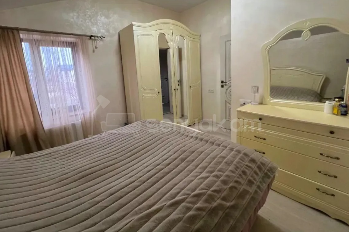 4 Սենյականոց Սեփական Տուն, 240քմ, Կապիտալ Վերանորոգված