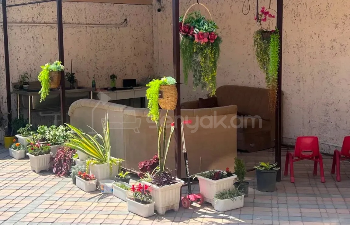 4 Սենյականոց Սեփական Տուն, 240քմ, Կապիտալ Վերանորոգված