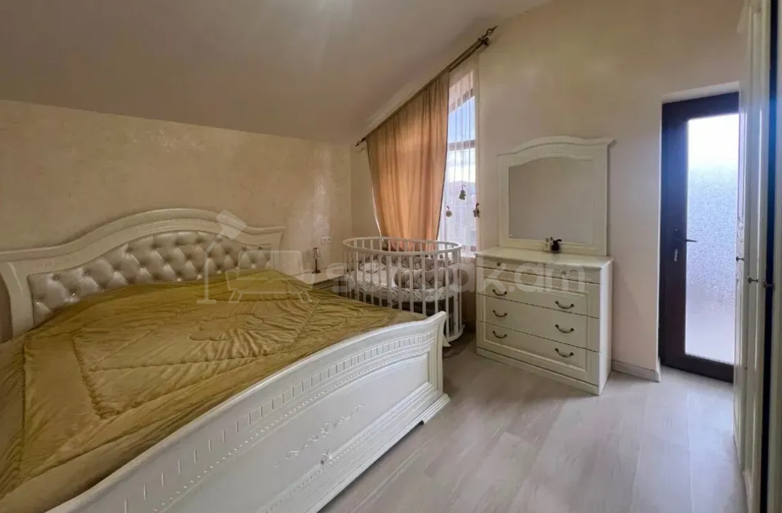 4 Սենյականոց Սեփական Տուն, 240քմ, Կապիտալ Վերանորոգված