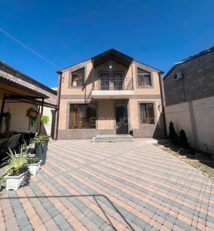 4 Սենյականոց Սեփական Տուն, 240քմ, Կապիտալ Վերանորոգված