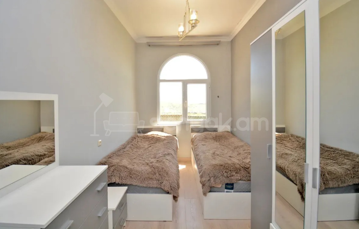 8 Սենյականոց Շքեղ Առանձնատուն, 422քմ