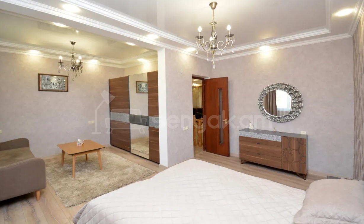 8 Սենյականոց Շքեղ Առանձնատուն, 422քմ