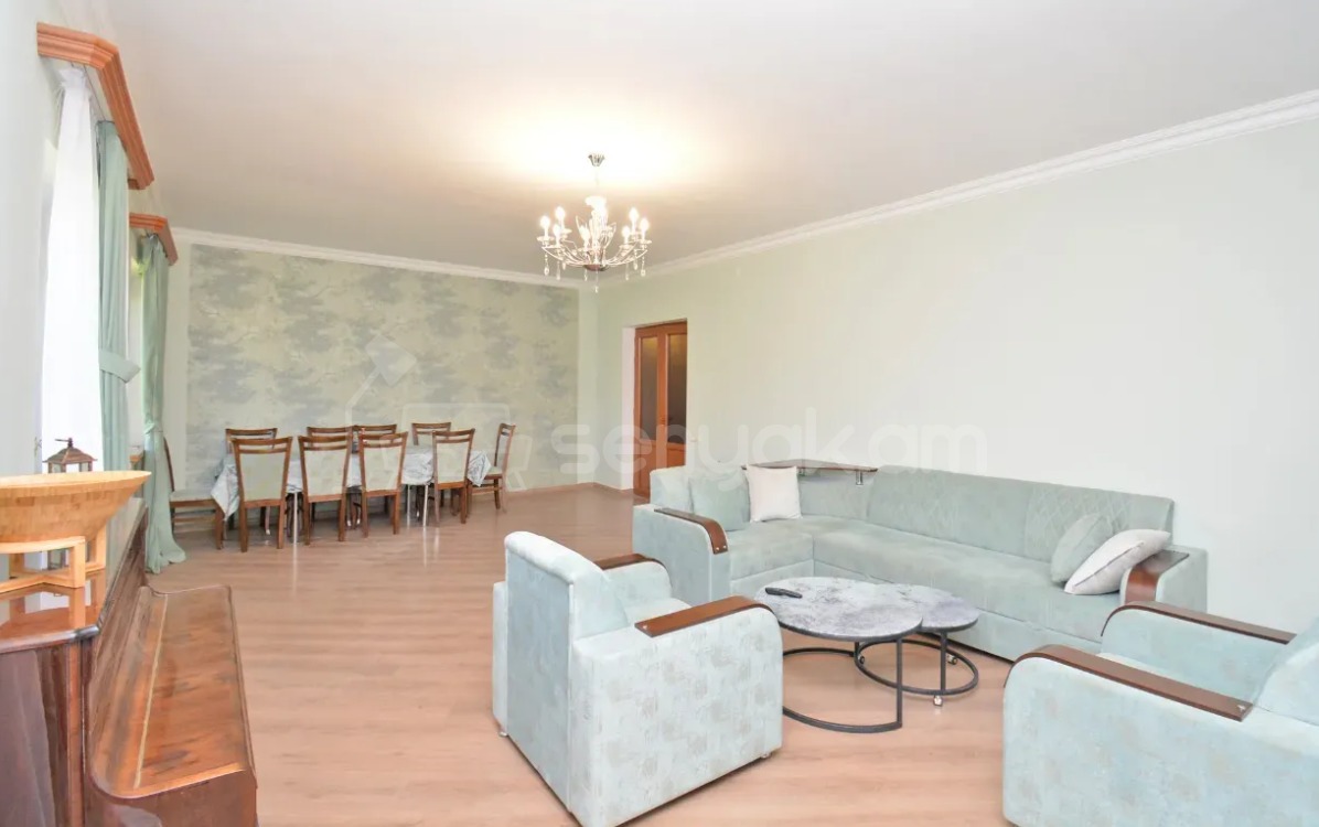 8 Սենյականոց Շքեղ Առանձնատուն, 422քմ