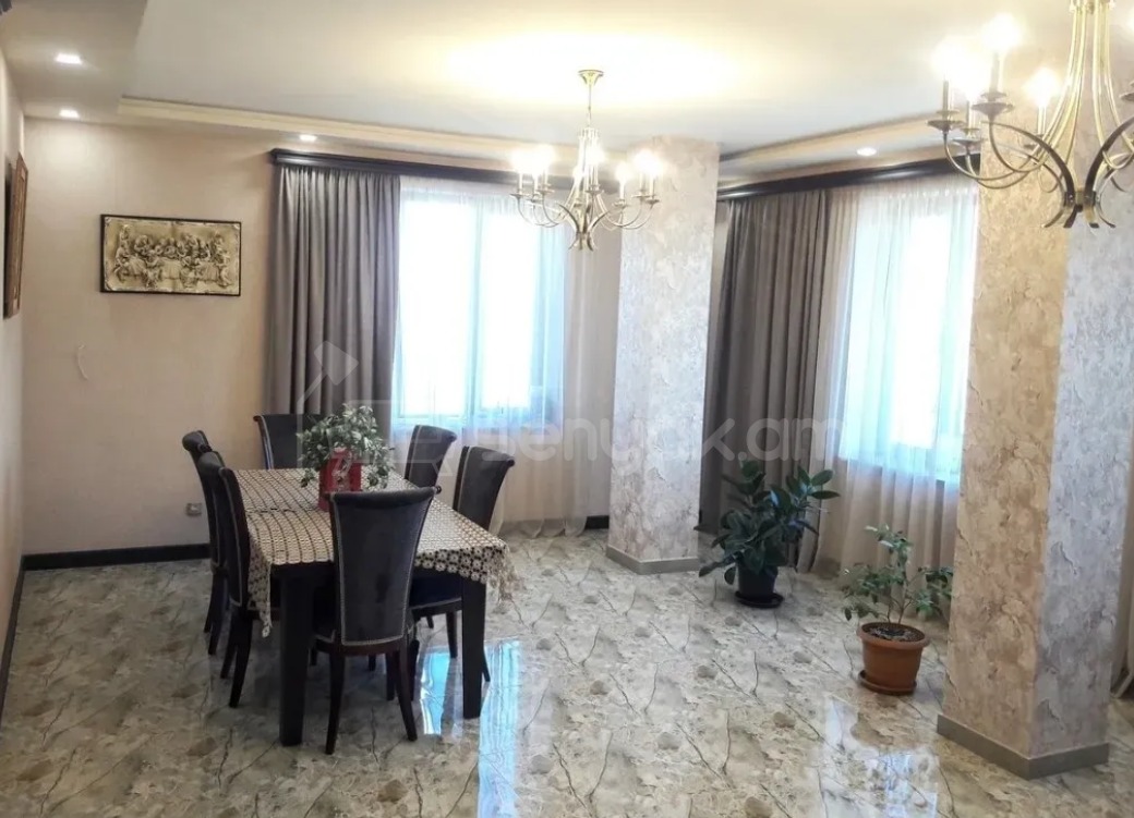 8 Սենյականոց Շքեղ Առանձնատուն, 364քմ