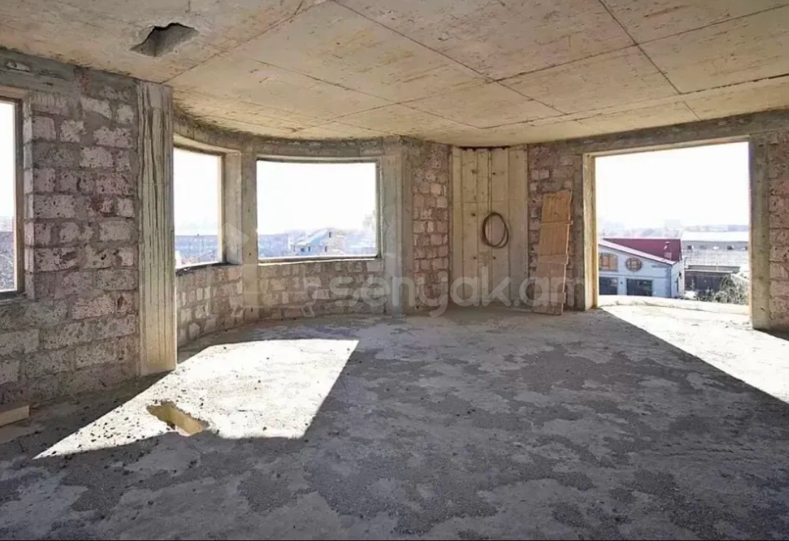 7 Սենյականոց Շքեղ Առանձնատուն, 500քմ