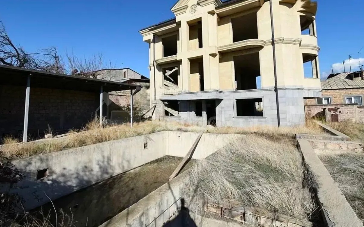 7 Սենյականոց Շքեղ Առանձնատուն, 500քմ