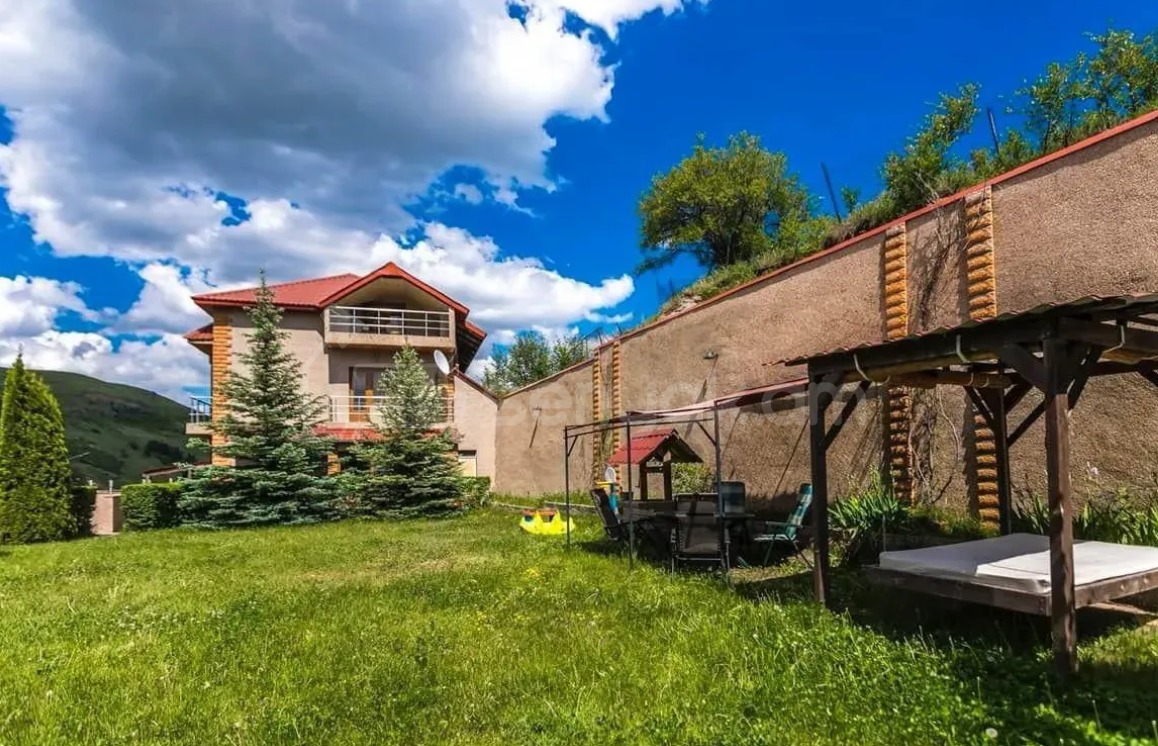 6 Սենյականոց Շքեղ Առանձնատուն, 520քմ