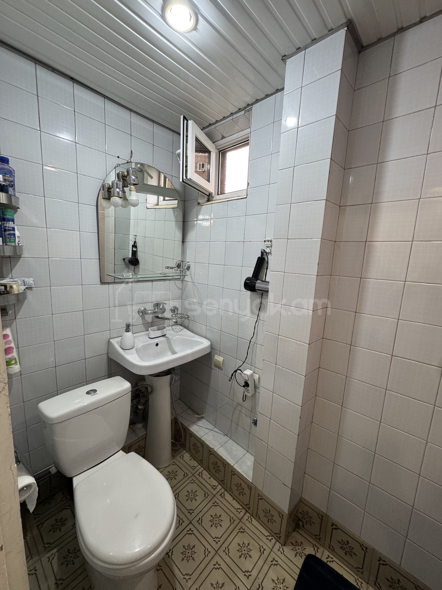 6 Սենյականոց Սեփական Տուն, 490քմ, Կոսմետիկ Վերանորոգված, Ավտոտնակով