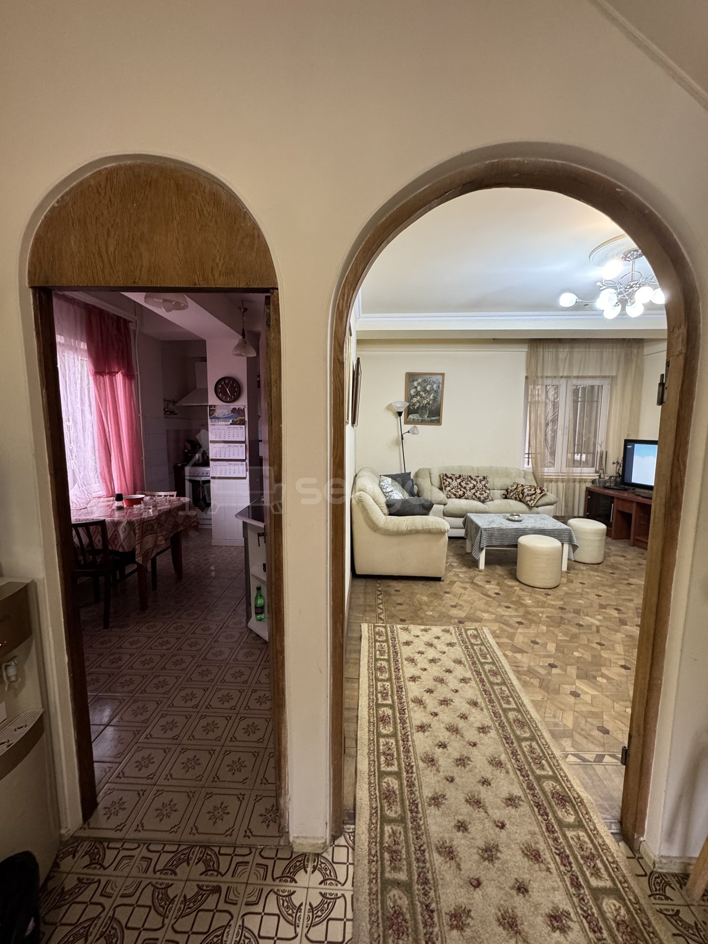 6 Սենյականոց Սեփական Տուն, 490քմ, Կոսմետիկ Վերանորոգված, Ավտոտնակով