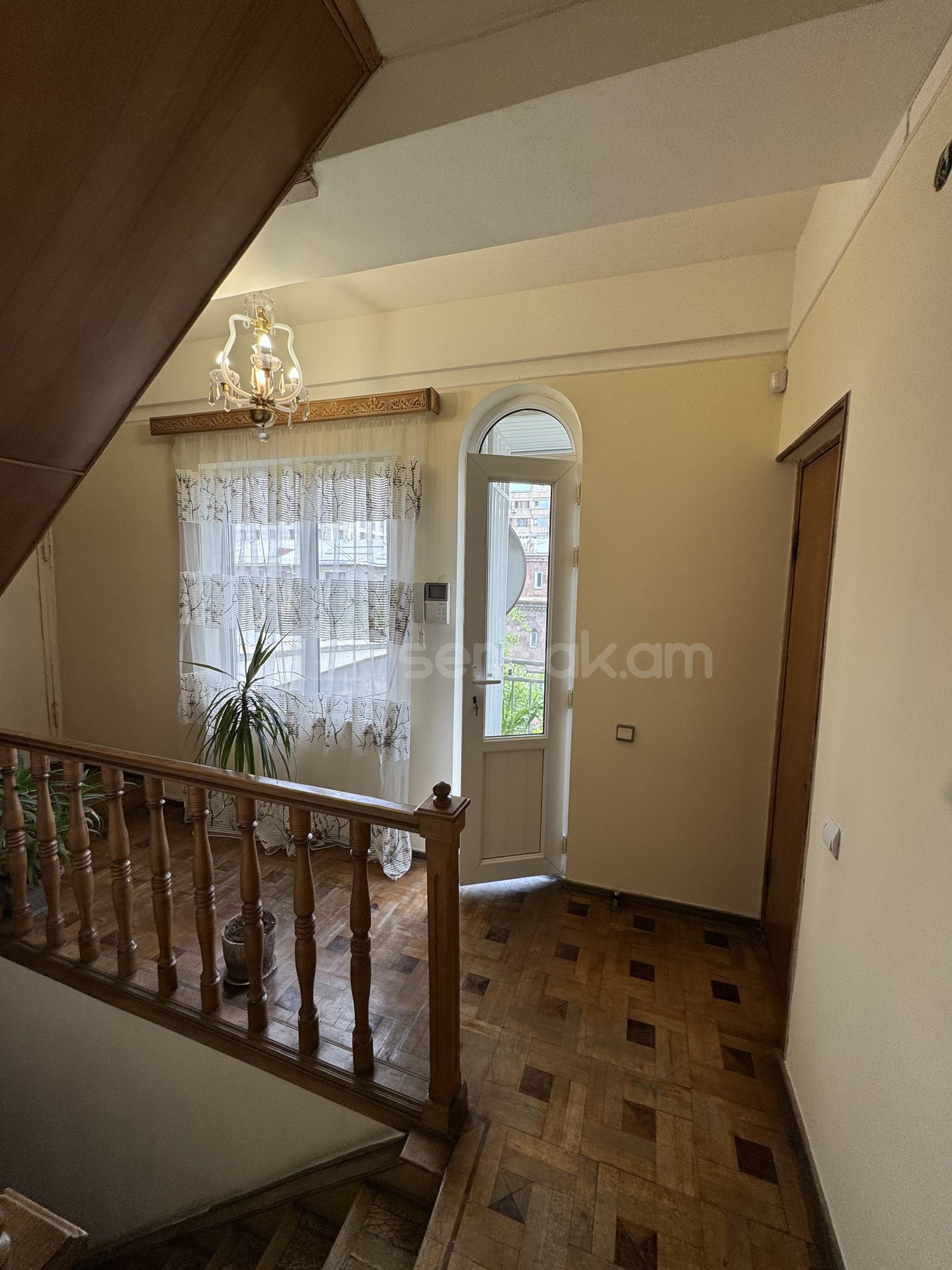 6 Սենյականոց Սեփական Տուն, 490քմ, Կոսմետիկ Վերանորոգված, Ավտոտնակով